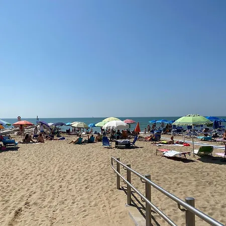 Attico Onda Blu Vista Mare - Acqua - A 150mt Dalla Lido di Jesolo